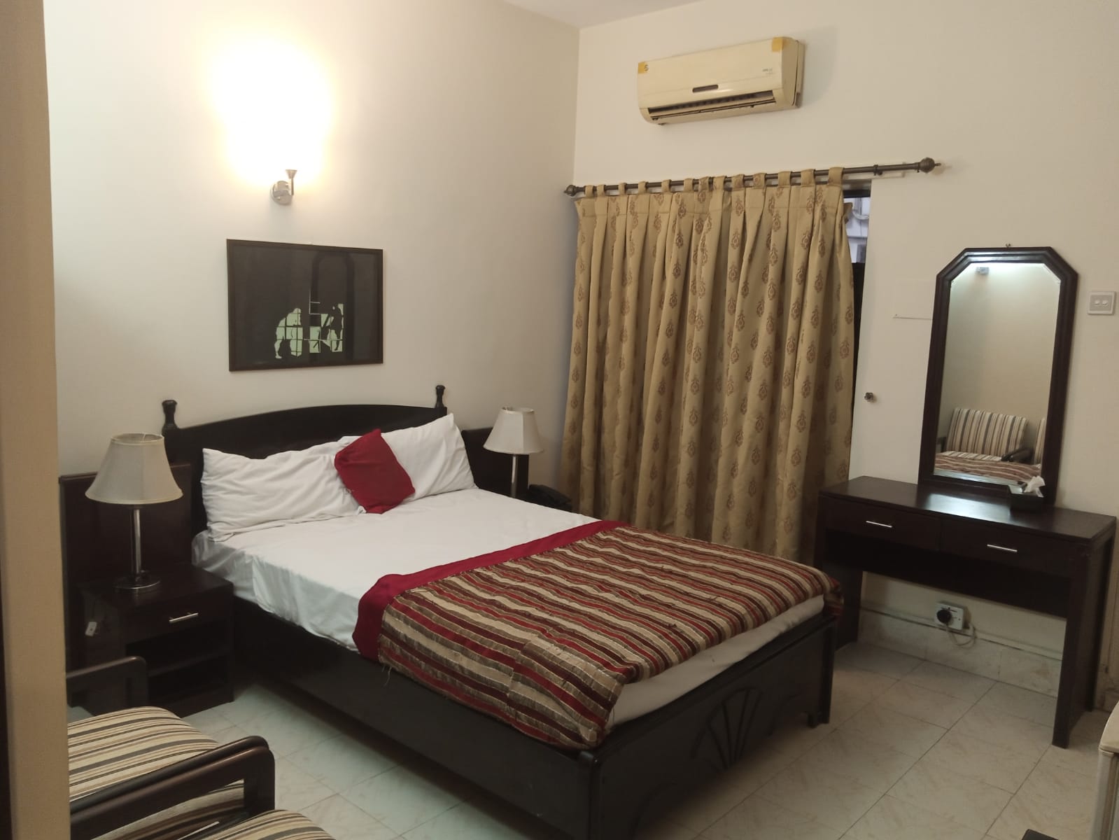 standard master room